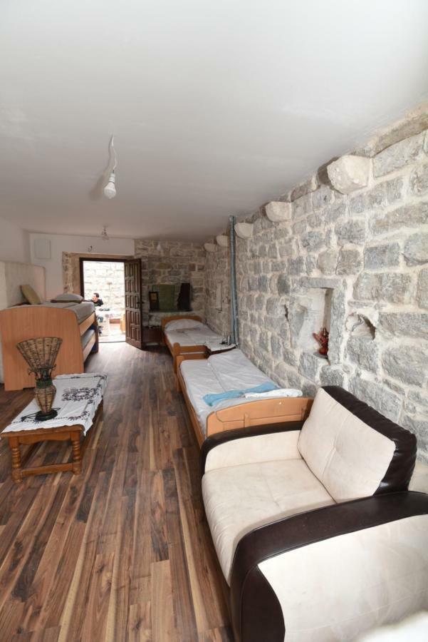 Hostel Michel Будва Экстерьер фото